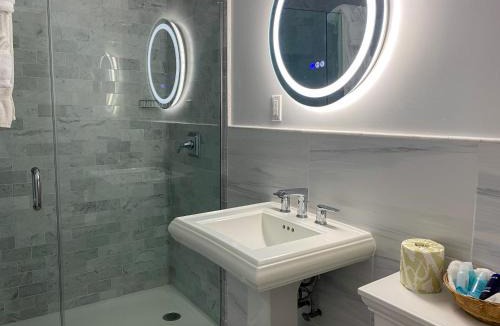 Ocean Beach Hotel | Clegg's Hotel