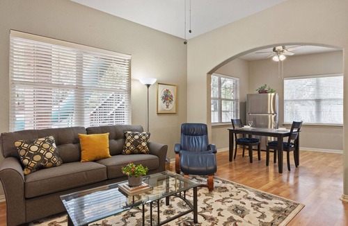 Circle C Ranch Cottage | ✦Clelia’s Cottage✦ South Austin Guest House