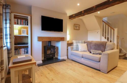 Crich House | Clematis Cottage