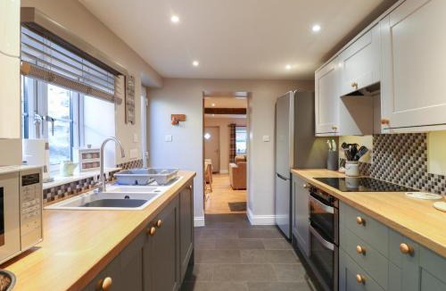 Crich House | Clematis Cottage