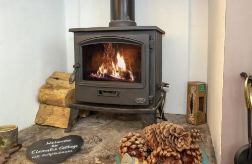 Halfway House House | Clematis Cottage