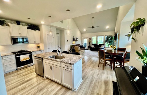 Central House | Clemson Tiger Townhouse
