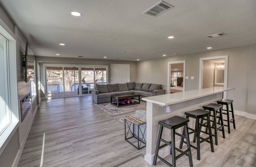 Burnet House | Clen Oak Escape on Lake LBJ with 109" of Waterfront