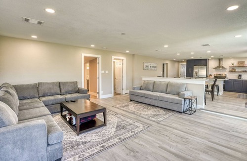 Burnet House | Clen Oak Escape on Lake LBJ with 109" of Waterfront