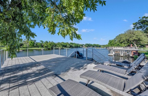 Burnet House | Clen Oak Lodge-Open water home w/dock & slide!