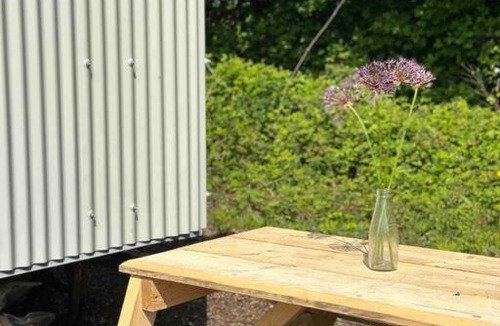 Staplefield House | Cleo’s Hut