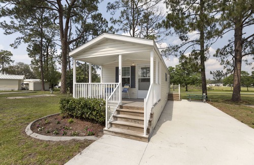 Clermont RV Rental | Clerbrook Golf & RV Resort - Caravan Park