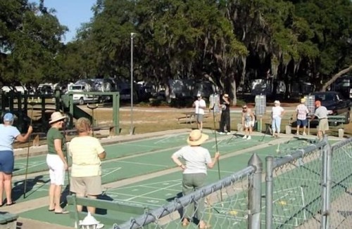 Clermont RV Rental | Clerbrook Golf & RV Resort - Caravan Park