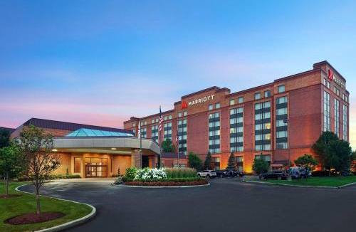 Warrensville Heights Hotel | Cleveland Marriott East