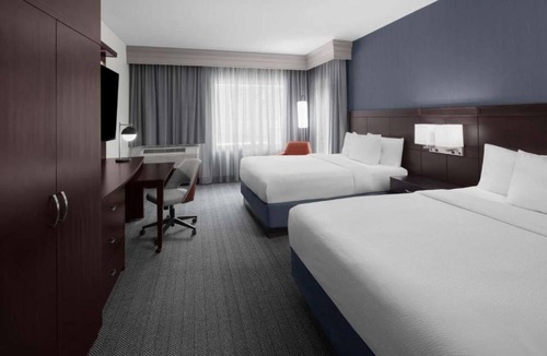 University Circle Hotel | Cleveland University Circle + Free Area Shuttle
