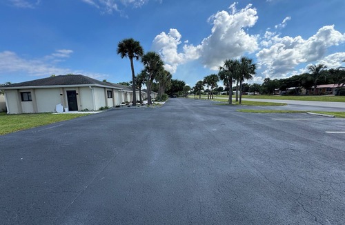 Clewiston Apartment | Clewiston Comfort #2 – Modern 1BR Escape