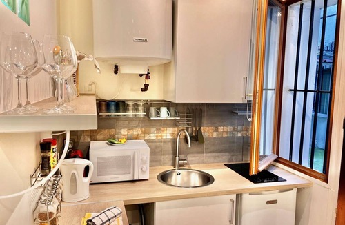 Clichy Apartment | Clichy: peaceful and courtyard cocooning studio