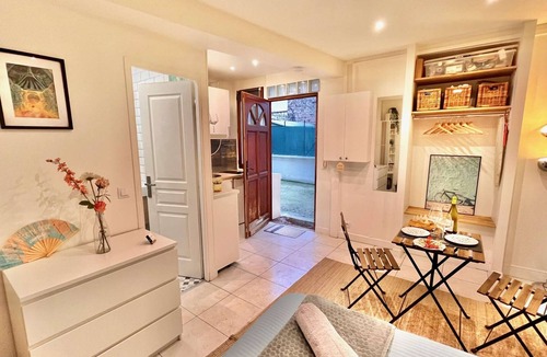 Clichy Apartment | Clichy: peaceful and courtyard cocooning studio