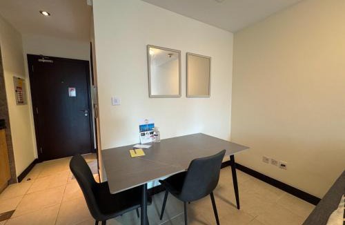 Jumeirah Lake Towers Apartment | Click Stay - JLT - Entire Studio & Balcony Lakes view Apartment -HW