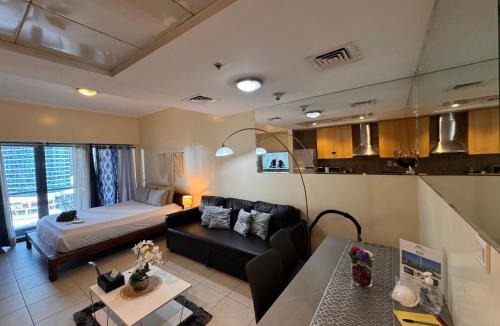 Jumeirah Lake Towers Apartment | Click Stay - JLT - Studio & Balcony Lakes view Entire Apartment -JN