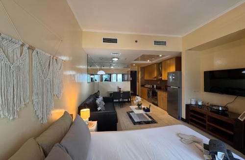 Jumeirah Lake Towers Apartment | Click Stay - JLT - Studio & Balcony Lakes view Entire Apartment -JN