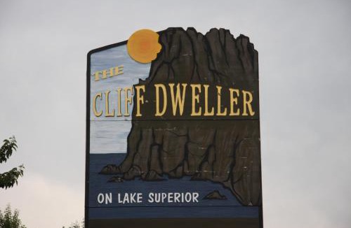 Tofte Hotel | Cliff Dweller on Lake Superior