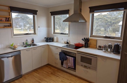 Dinner Plain Ski Chalet | Cliff Hanger-Dinner Plain