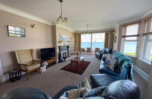 Borth House | Cliff haven