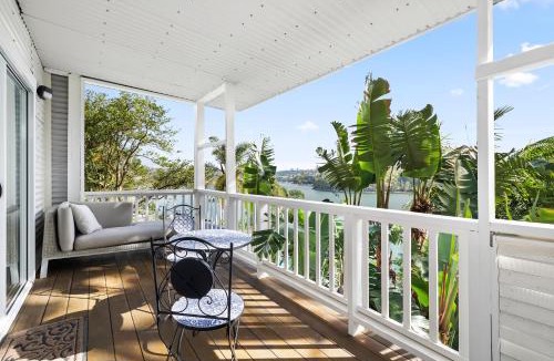 Seaforth House | Cliff house and Grand harbour views