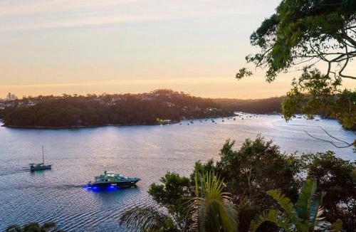 Seaforth House | Cliff house and Grand harbour views