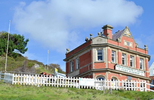Aberystwyth Cottage | Cliff Railway Apartment