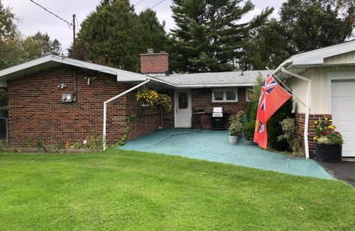 Iron Bridge House | Cliff’s Place