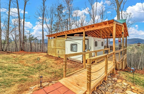 Old Fort House | Cliff's Place - Camper w Deck, Mtn Views, Fire Pit
