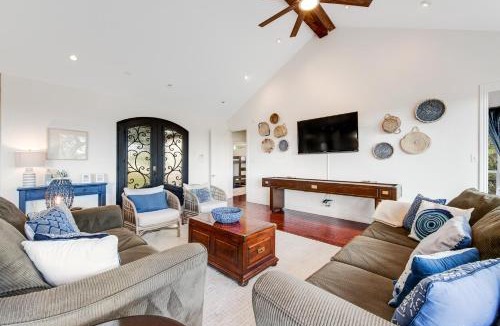 Paleface Lake Country Estates House | Cliff side Oasis
