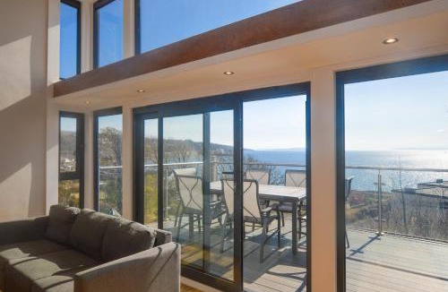 Wemyss Bay House | Cliff Top - Bubbling Springs