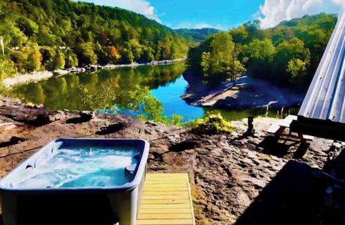 Eureka Springs Cabin | Cliff Top, Hot Tub, Fire Pit, Mountain Lake Views