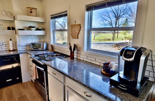 Huntsville Cabin | Cliffs Edge Guest House- 2 bedroom cabin with War Eagle Creek Views and cave