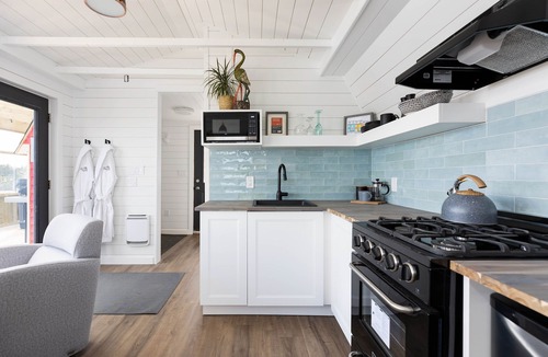 Bauline East Resort | Cliffs Edge Retreat