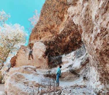 Glen Rose House | Cliffside Cabin @ High Hope Ranch Cowboy POOL!