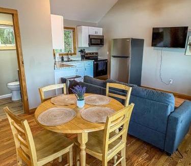 Hammond House | Cliffside Hideaway-Renovations & upgrades coming!