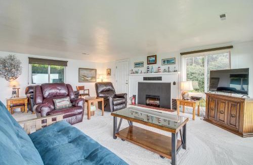 Coos Bay House | Cliffside Lighthouse Beach Home with Ocean View