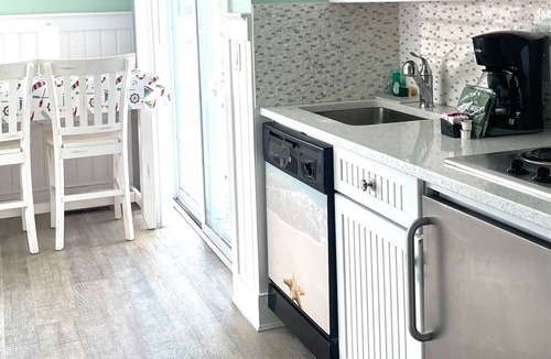 Greenport West Apartment | Cliffside Resort Condominiums