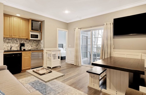 Greenport West Apartment | Cliffside Resort Condominiums