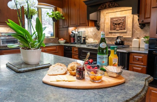 Young Harris House | Cliffside Retreat - Scenic Overlook/Creek/Firepit