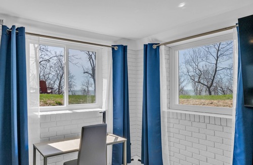Ruthven Apartment | Cliffside Suite #3 - Seacliff Beach Suites