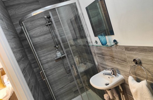 South Shields Bed & Breakfast | Clifton Guest House