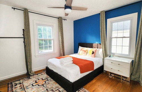 Brownsboro Zorn House | Clifton Retreat: Four Bedroom House Near Downtown Louisville, Expo Center