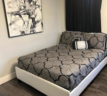 Niagara Falls House | CLIFTON WALK C2