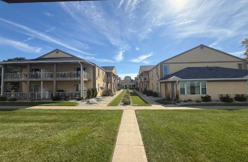 Port Clinton Hotel | Clinton Inn & Suites