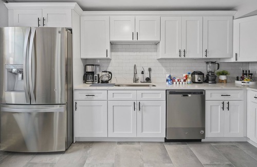 Countryside House | ClintonHills: Work-Friendly, Private Patio, Near DC