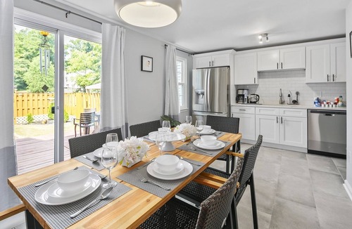 Countryside House | ClintonHills: Work-Friendly, Private Patio, Near DC