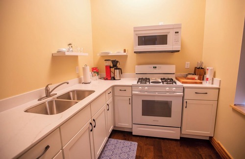 Elkader Bed & Breakfast | Clocktower Queen Suite