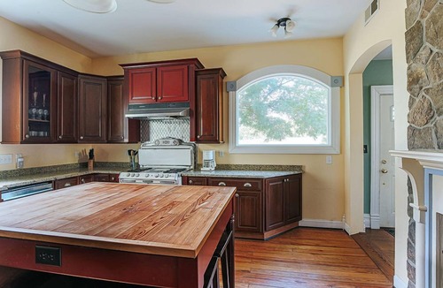 Afton House | Clonmel Acres: Hot Tub + Mins to Hazy Mtn & BMB