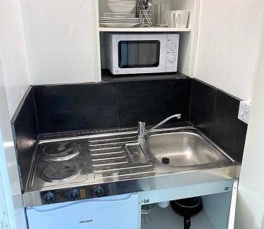 Broom Cabin | Clophill Eco Lodges