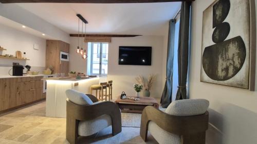 Nolay Villa | Clos de Nuits Elegance, History & Lifestyle